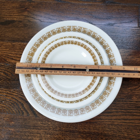 Pyrex Tableware Tiburon Plate Set - Picture 4 of 5